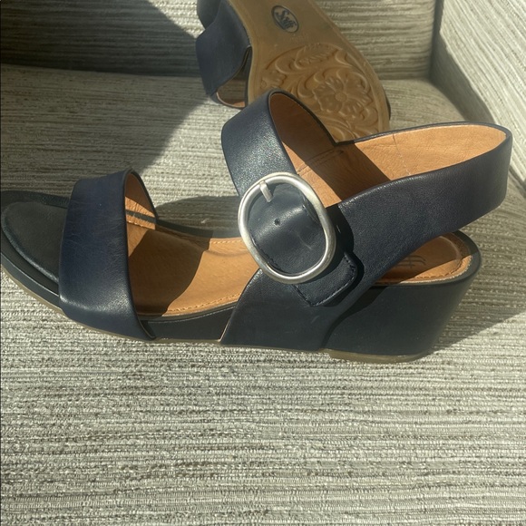 Sofft vaya navy leather wedge sandals - Picture 4 of 7